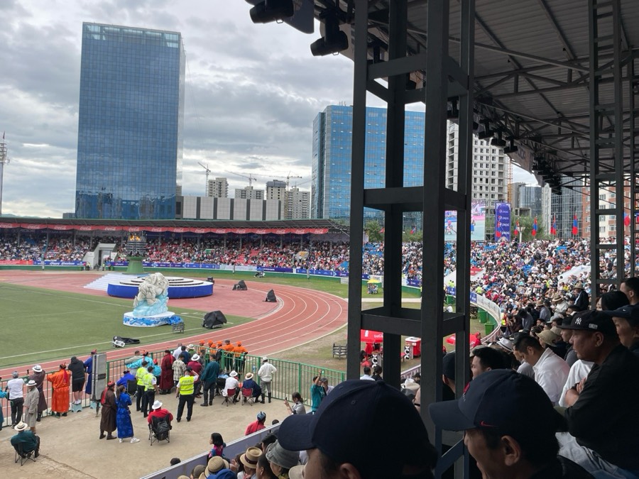 中央競技場の開会式